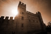 Il Castello Di Sirmione Sulle Rive Del Lago Di Garda