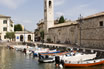 Dogana Veneta E Chiesa Di San Niccolo A Lazise Lago Di Garda
